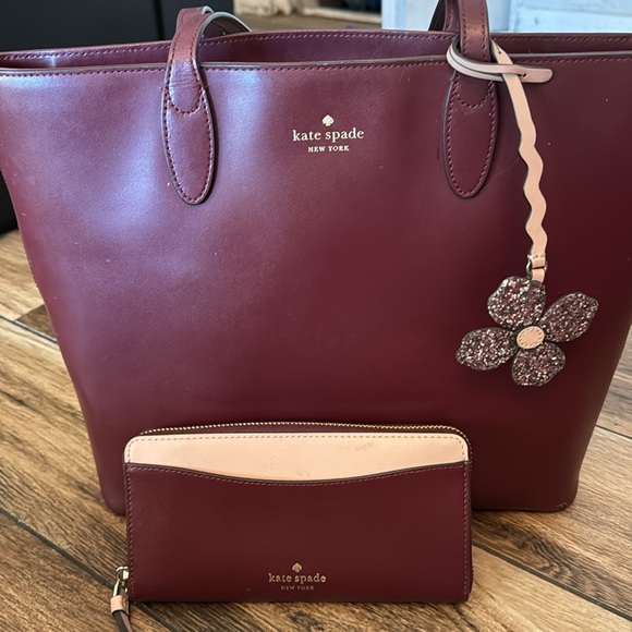 Kate Spade purse and matching wallet - Picture 2 of 5